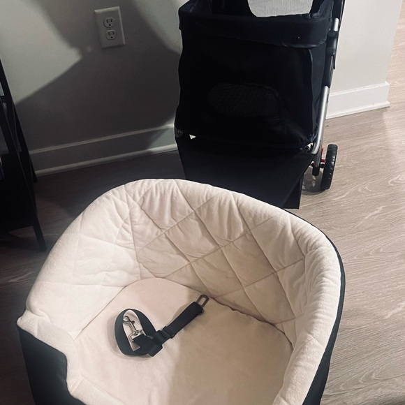 Dog| Cat stroller and Car seat. - Picture 6 of 9